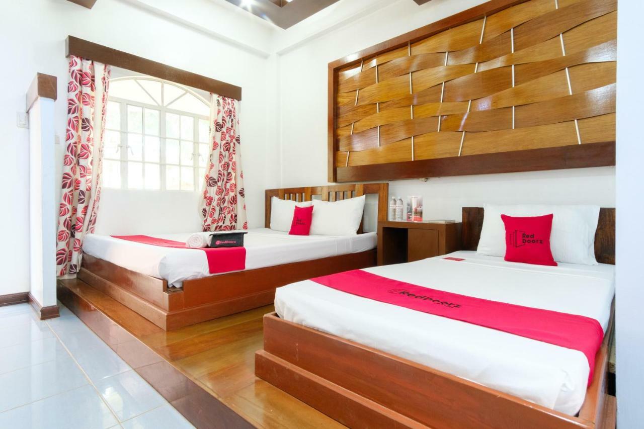 Reddoorz Premium @ Abueg Road Extension Puerto Princesa Bagian luar foto