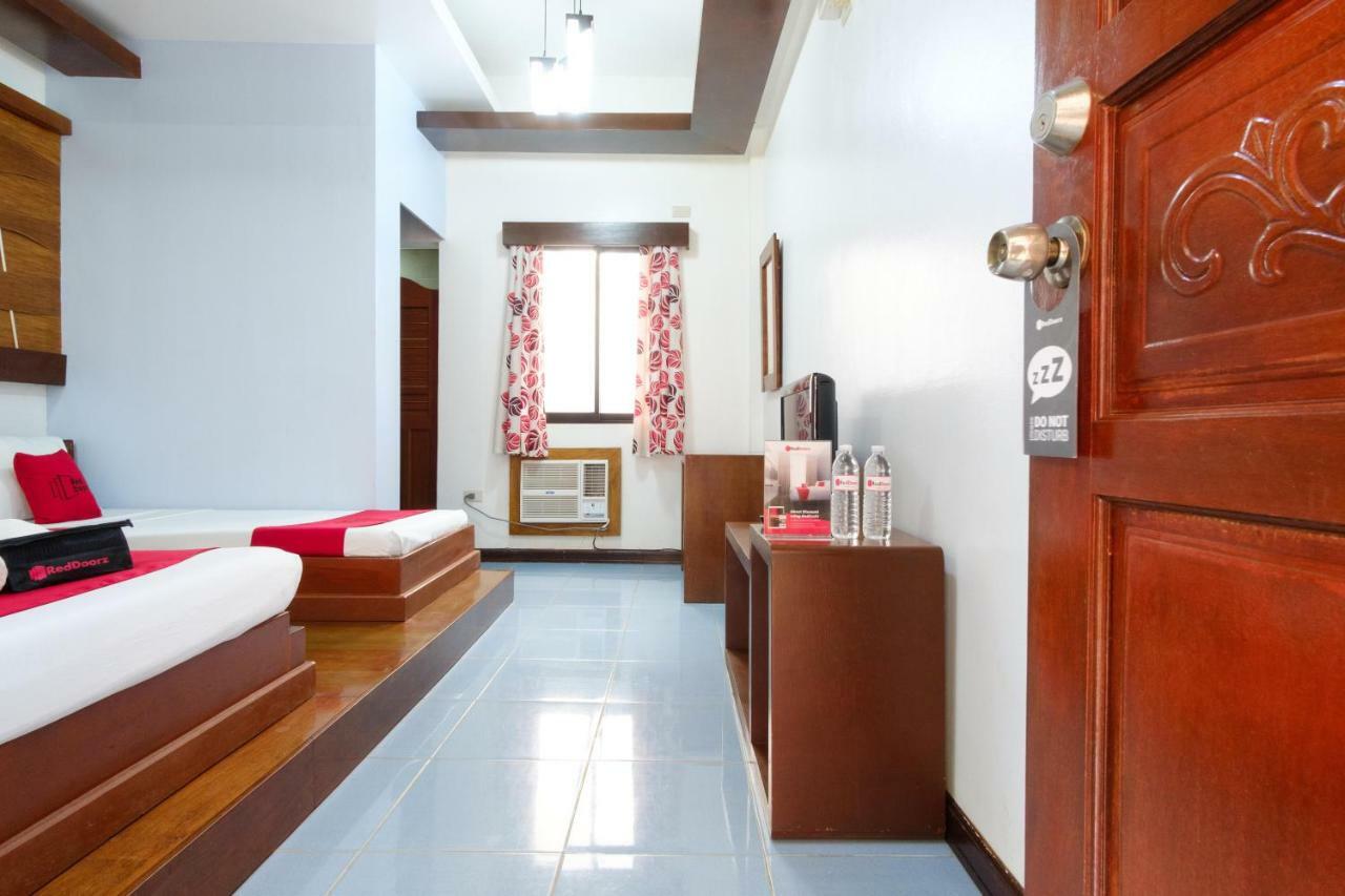 Reddoorz Premium @ Abueg Road Extension Puerto Princesa Bagian luar foto