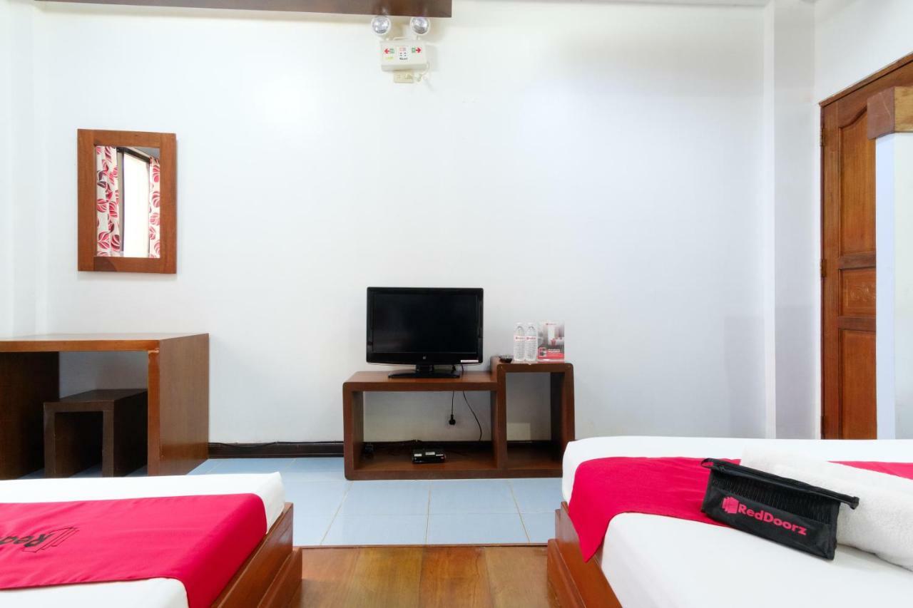 Reddoorz Premium @ Abueg Road Extension Puerto Princesa Bagian luar foto