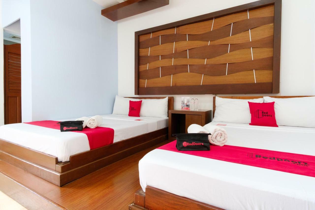 Reddoorz Premium @ Abueg Road Extension Puerto Princesa Bagian luar foto