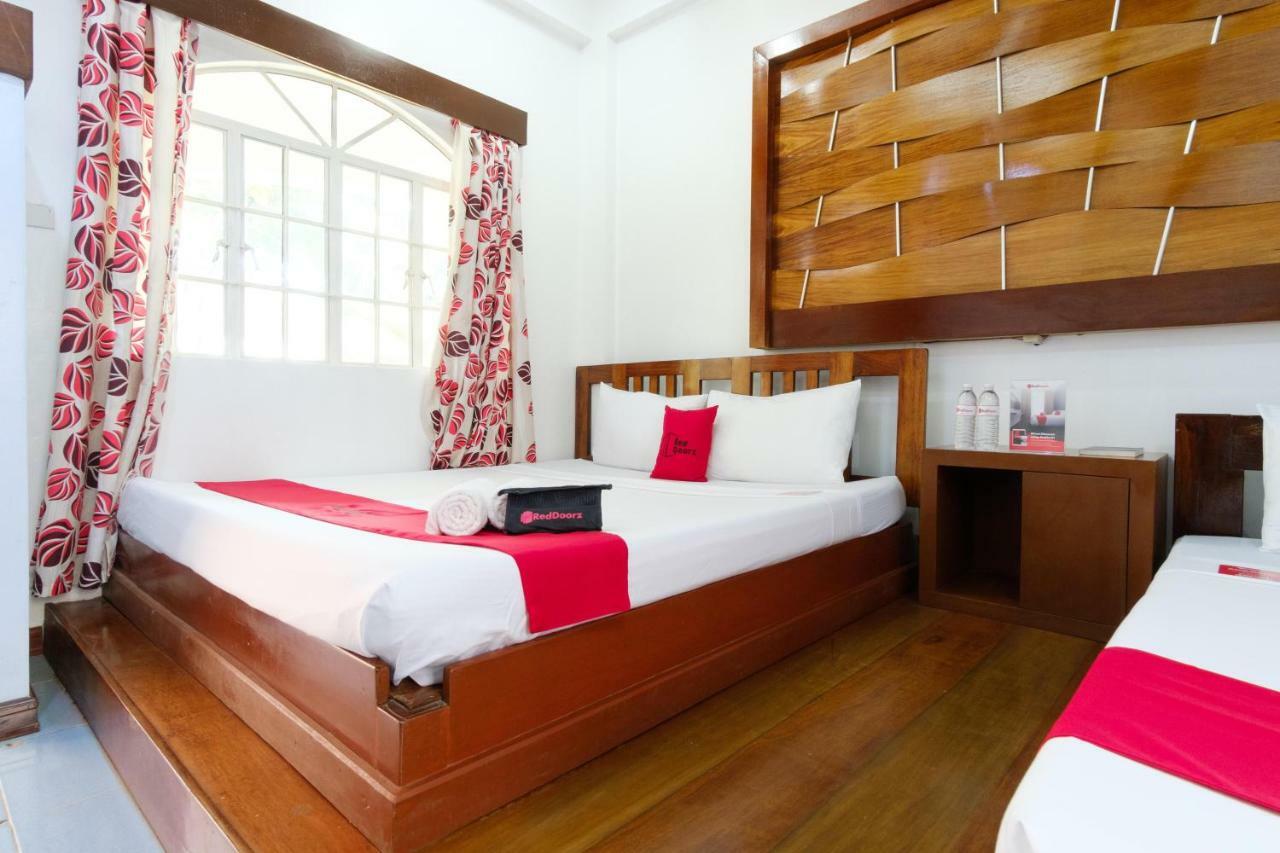 Reddoorz Premium @ Abueg Road Extension Puerto Princesa Bagian luar foto