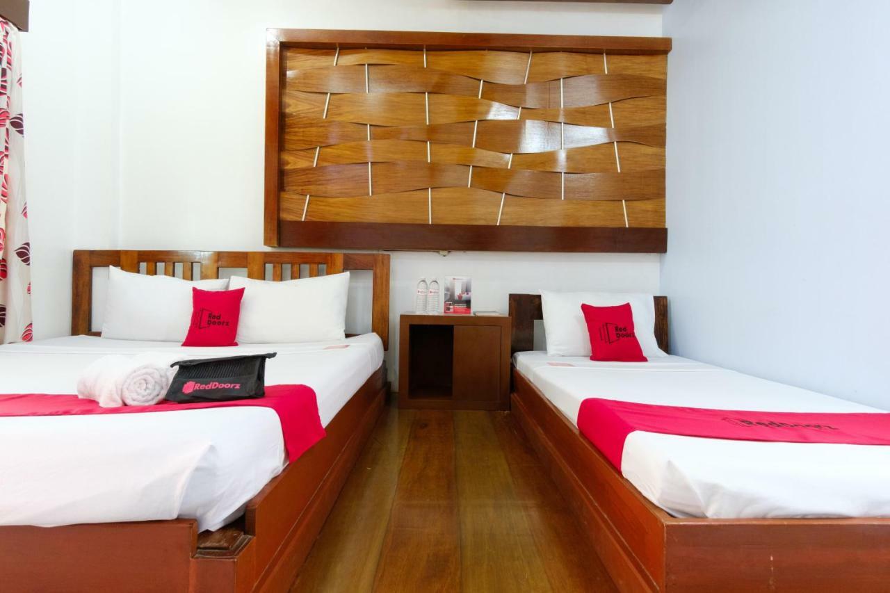 Reddoorz Premium @ Abueg Road Extension Puerto Princesa Bagian luar foto