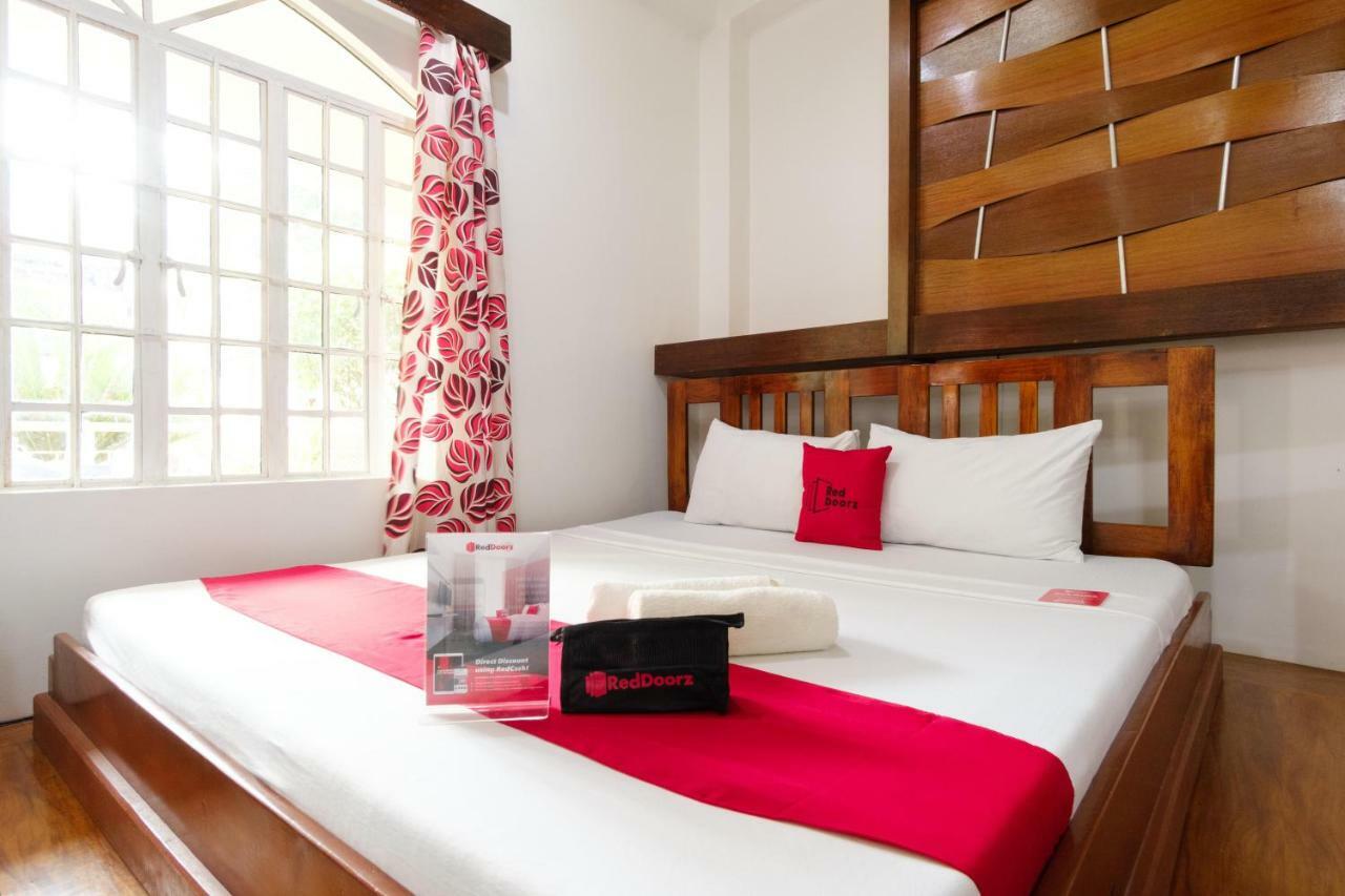 Reddoorz Premium @ Abueg Road Extension Puerto Princesa Bagian luar foto