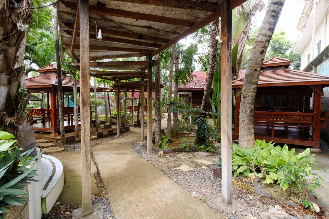 Reddoorz Premium @ Abueg Road Extension Puerto Princesa Bagian luar foto