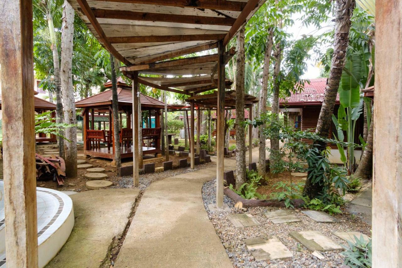 Reddoorz Premium @ Abueg Road Extension Puerto Princesa Bagian luar foto