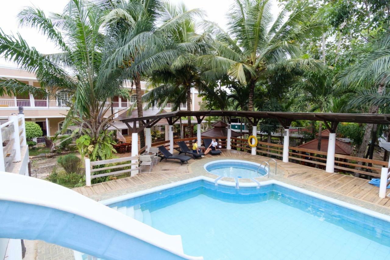 Reddoorz Premium @ Abueg Road Extension Puerto Princesa Bagian luar foto